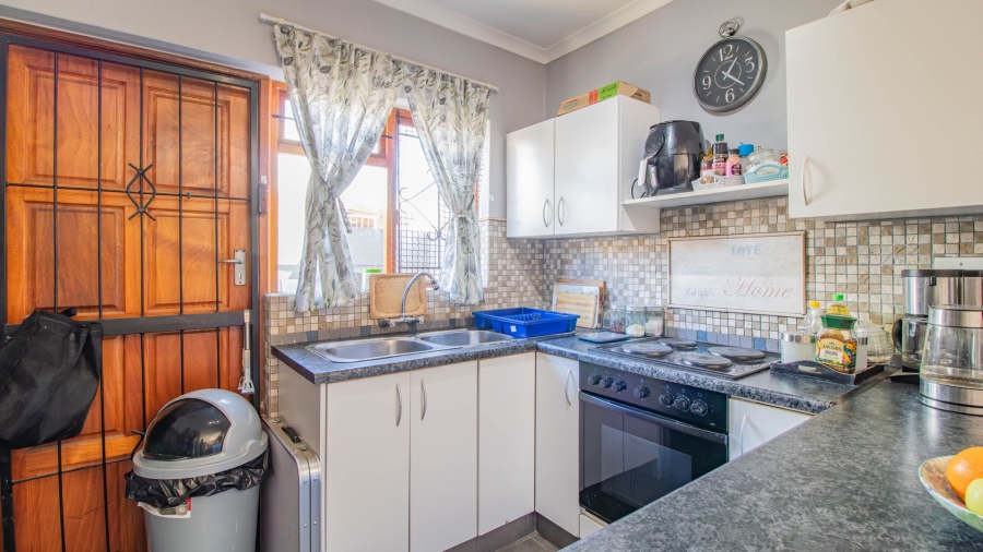 2 Bedroom Property for Sale in Admirals Park Western Cape